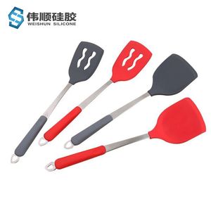 硅膠廚具和包膠廚具有什么區(qū)別，硅膠廚具和包膠廚具特點(diǎn)說(shuō)明